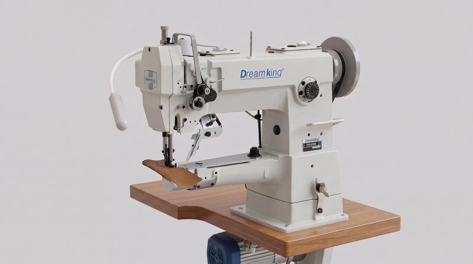 자사 공장에 설비된 Tarp Sewing Machine 장비의 실제 모습